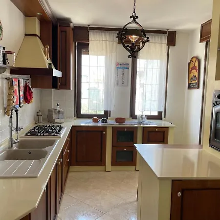 La Casa Di Alyssa Holiday home